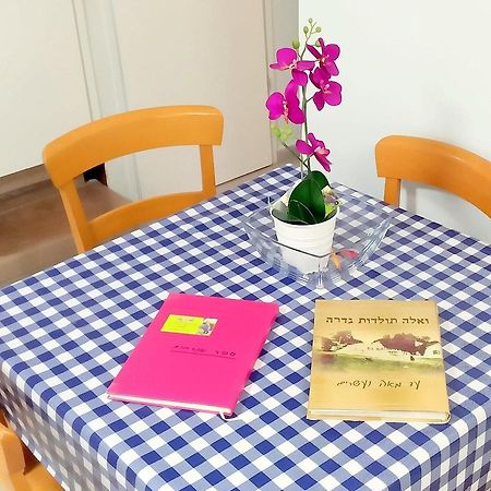 Like Home Gedera Bagian luar foto