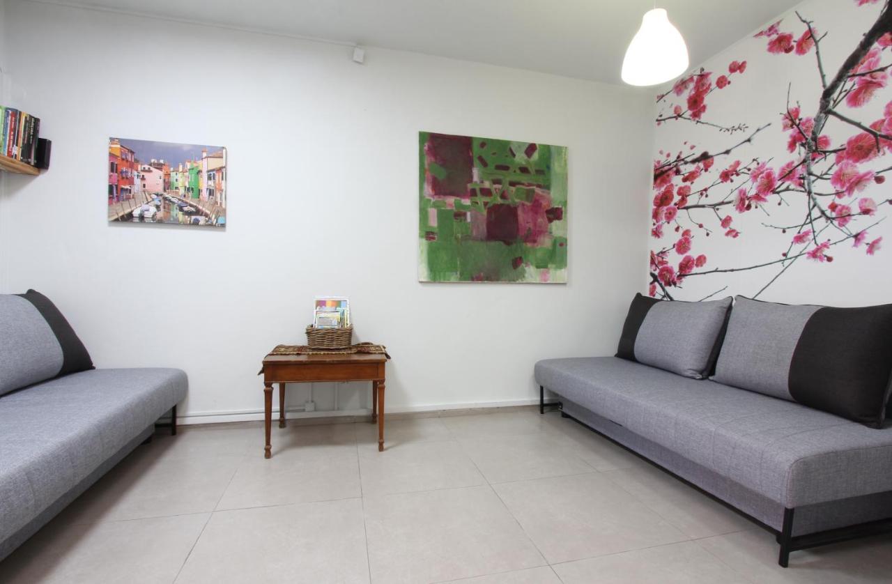 Like Home Gedera Bagian luar foto