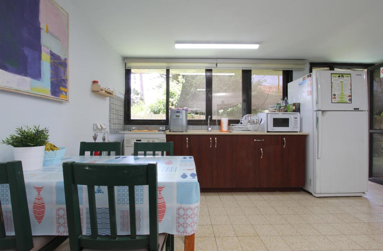 Like Home Gedera Bagian luar foto