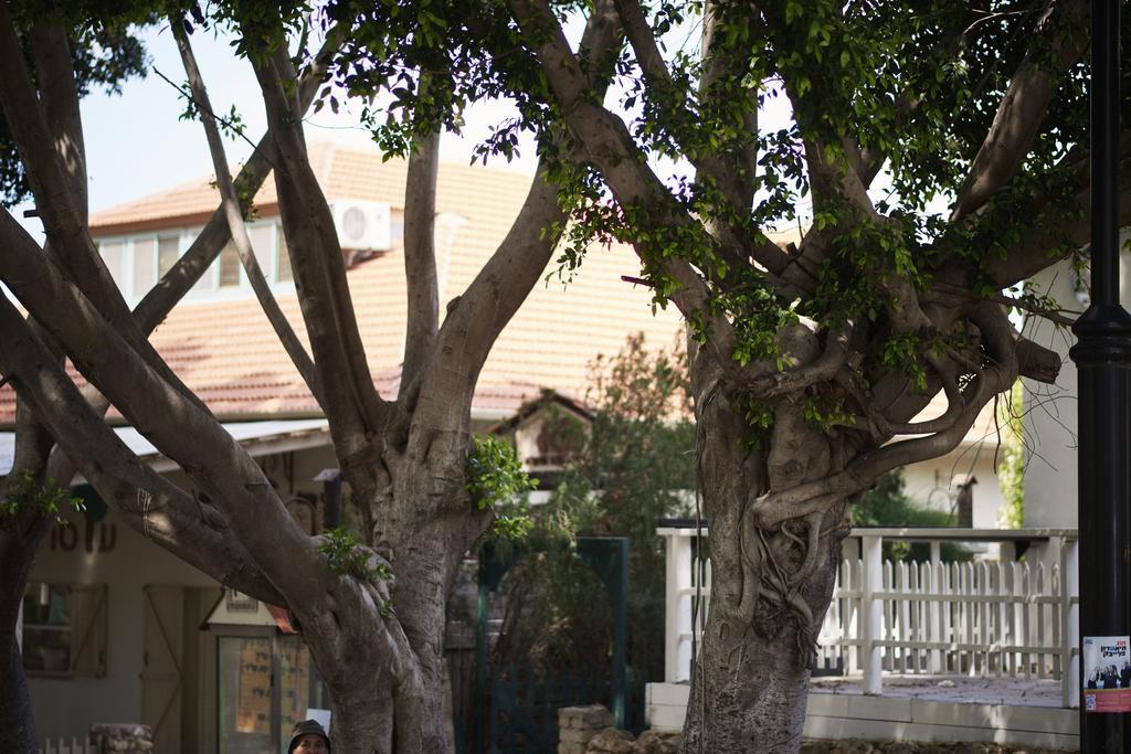 Like Home Gedera Bagian luar foto