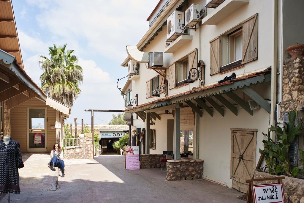 Like Home Gedera Bagian luar foto